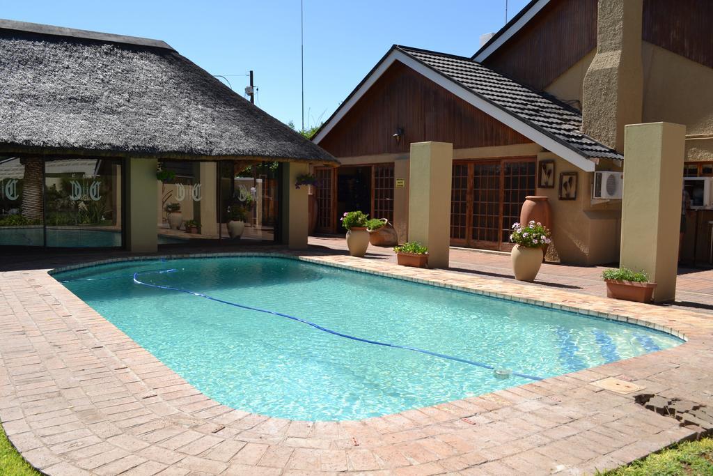 Castello Guesthouse Vryburg Exterior photo