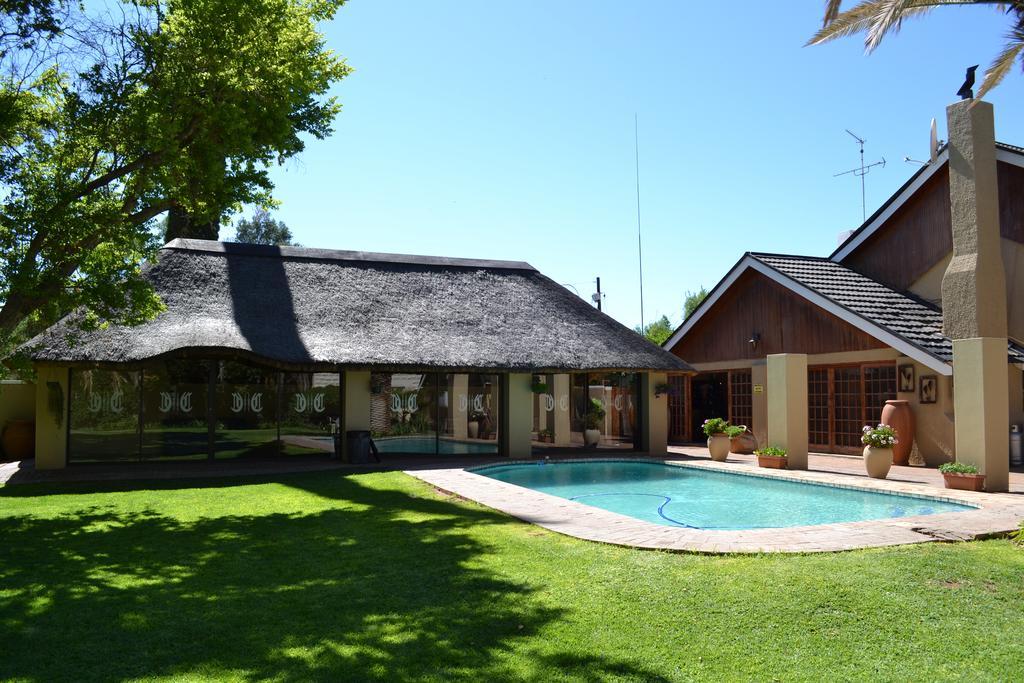 Castello Guesthouse Vryburg Exterior photo