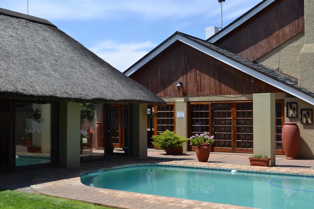 Castello Guesthouse Vryburg Exterior photo